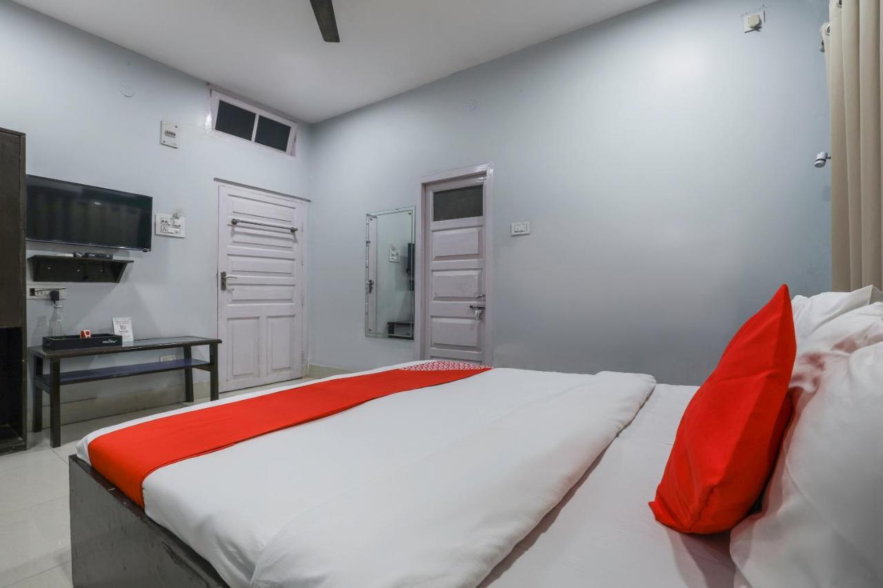 Oyo Rianna Inn กูวาฮาติ ภายนอก รูปภาพ